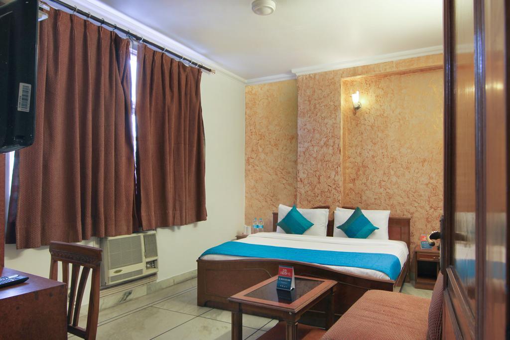 Hotel Rahul Palace Nova Deli Quarto foto