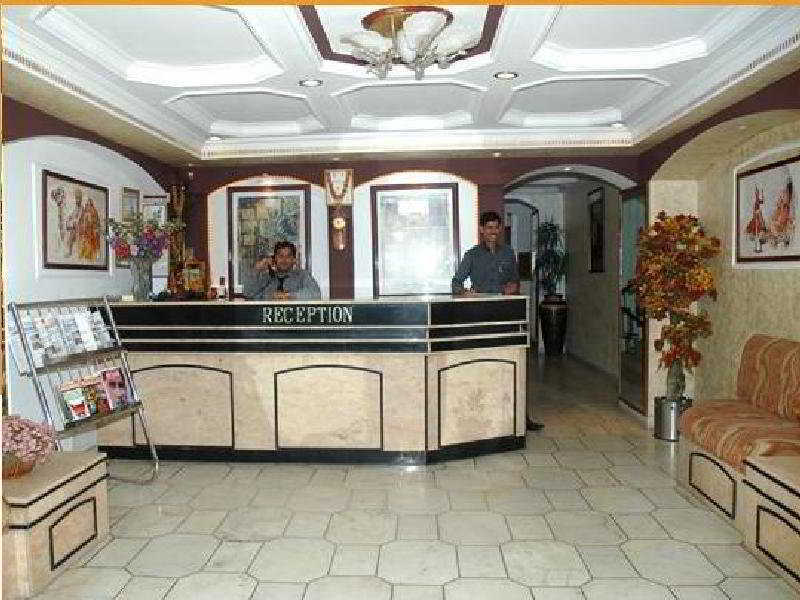 Hotel Rahul Palace Nova Deli Interior foto